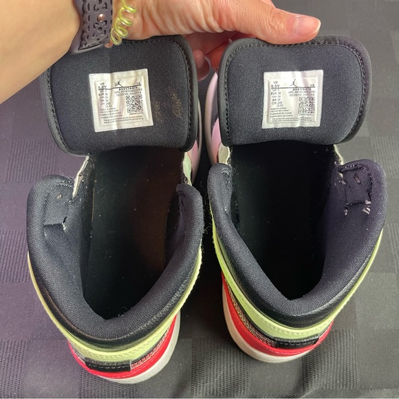 Nike Air Jordan 1 Mid Black Glow in the Dark Youth Size 5.5 - Picture 8 of 9